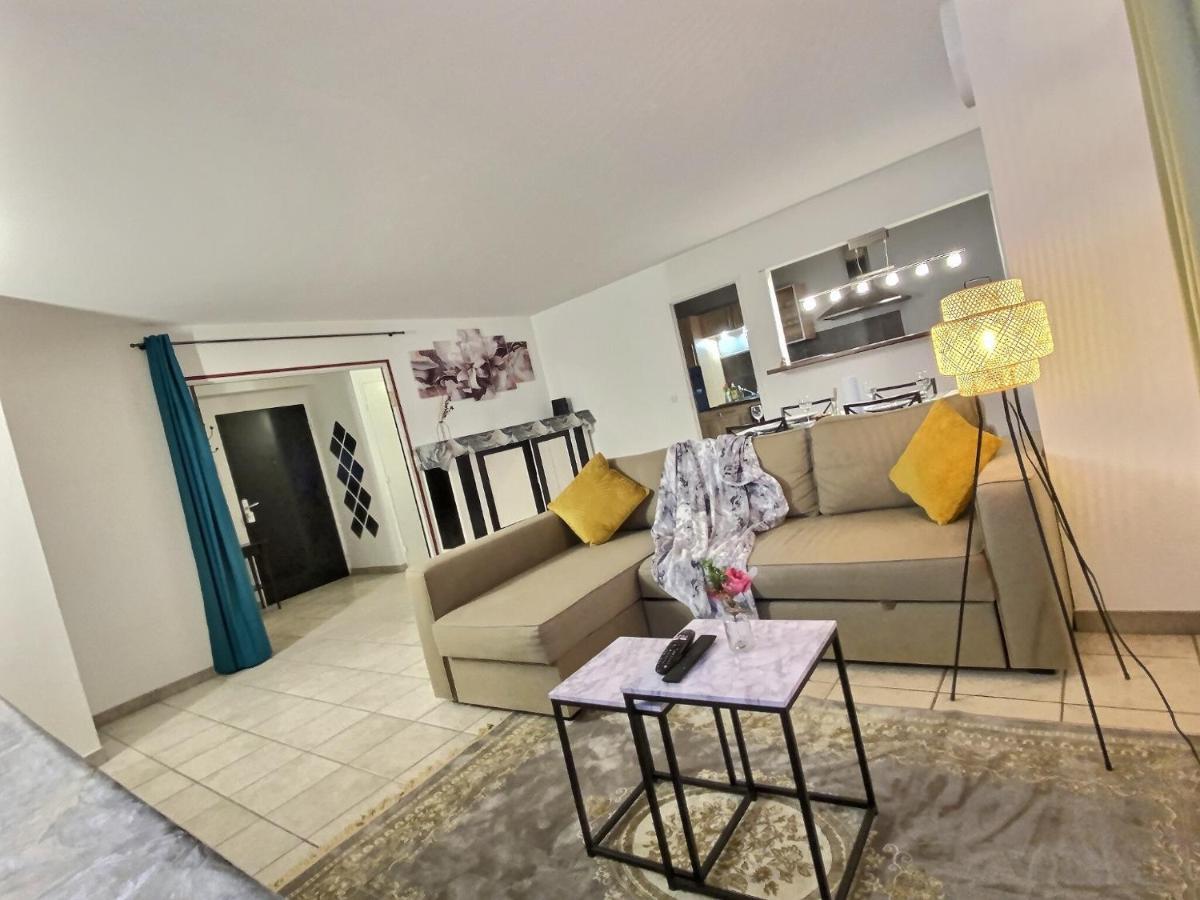 Apartment Parking & 100m2 En Plein Centre Ville Reims